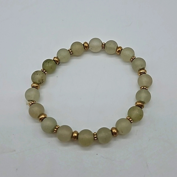 Quartz stretch bracelet w/gold bead spacers - Picture 5 of 7